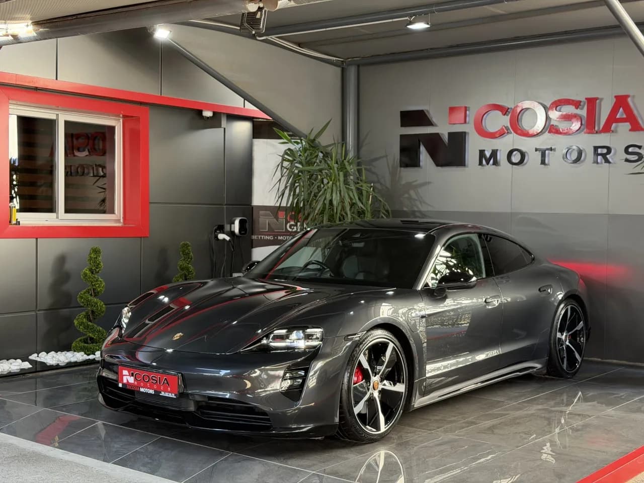 Porsche Taycan 2021