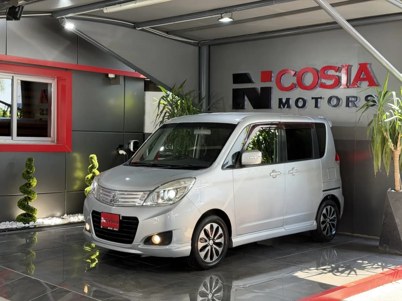 Mitsubishi Delica 2015
